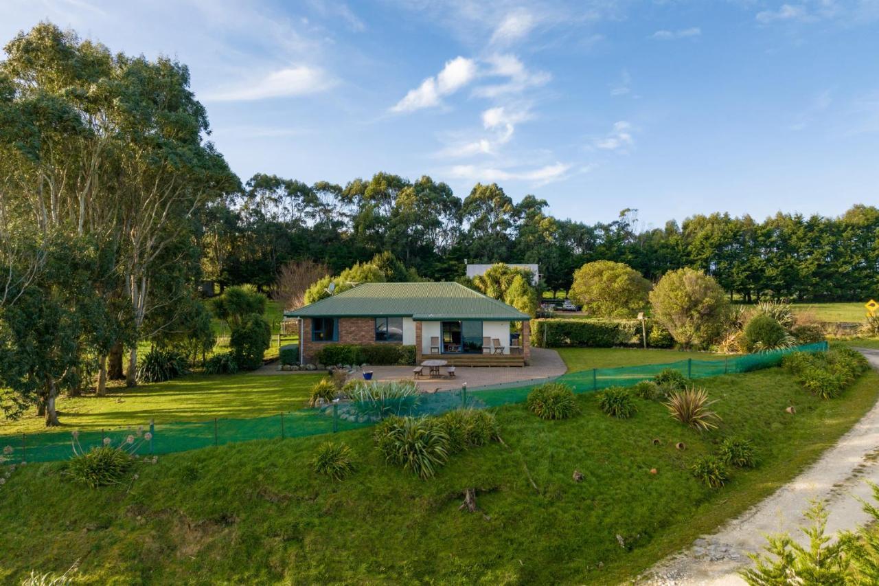 Ocean & Mountain Views - Kaikoura Villa Екстериор снимка