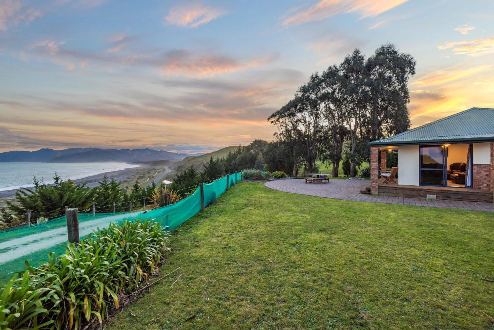 Ocean & Mountain Views - Kaikoura Villa Екстериор снимка