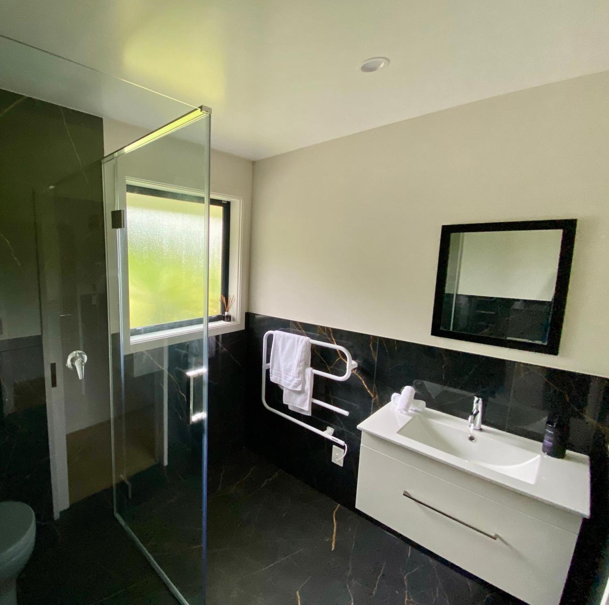 Ocean & Mountain Views - Kaikoura Villa Екстериор снимка